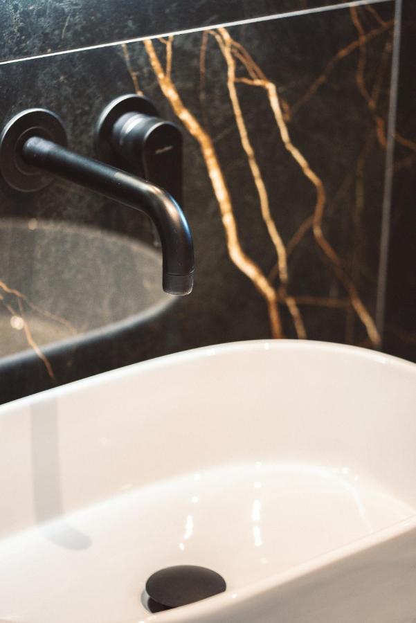 Nemesis Luxury Villas Apolpaina Bagian luar foto